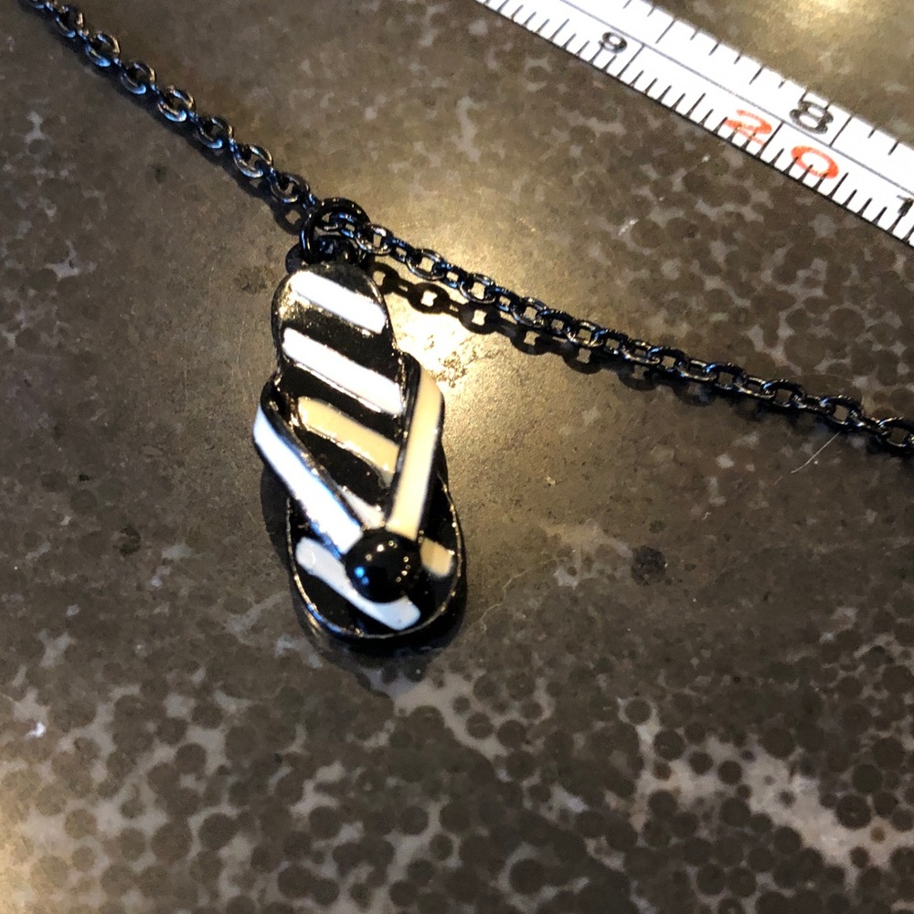 Stylish Flipflop Pendant Necklace, 18 in chain